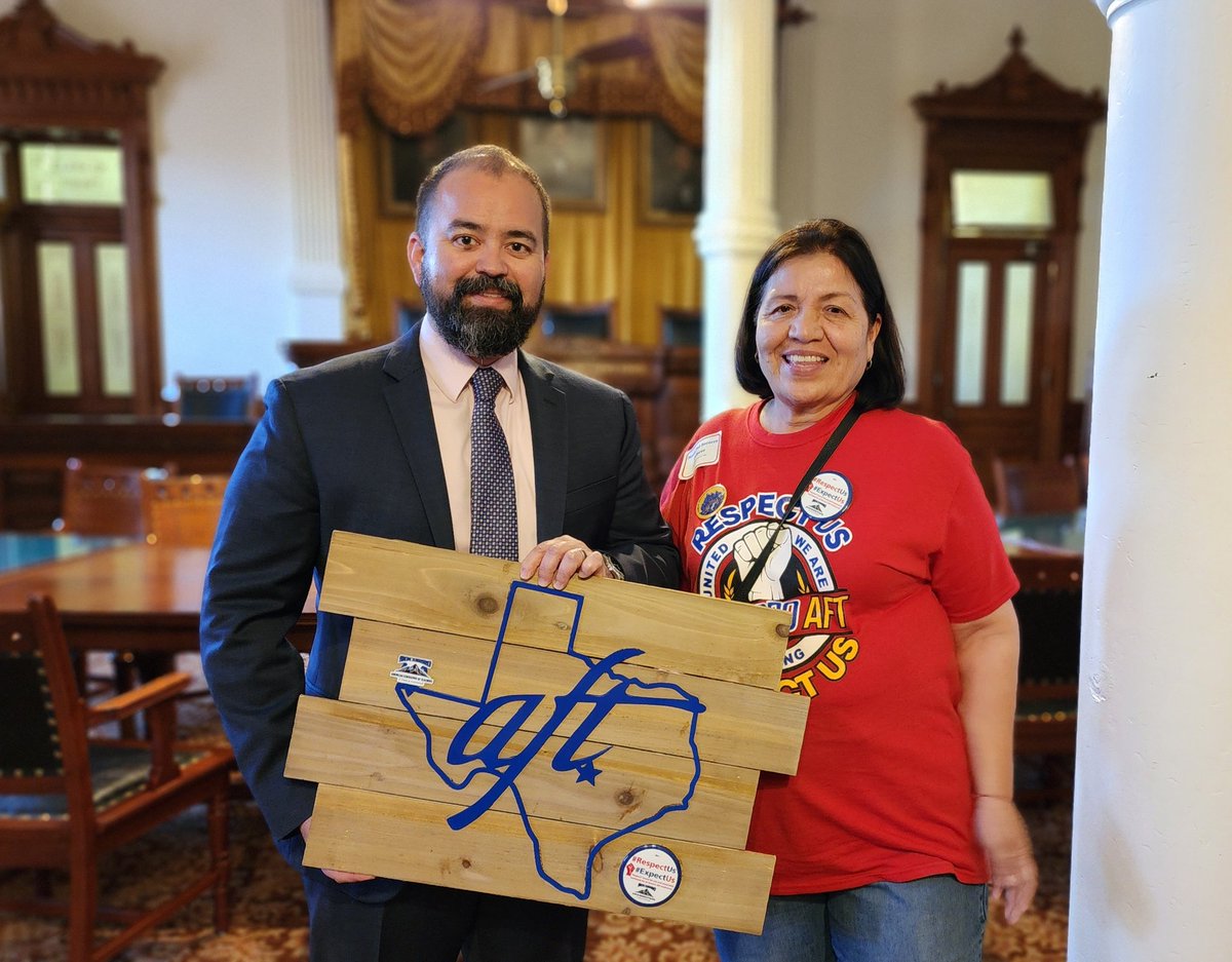 SOCORROAFT's tweet photo. Thank you to @moodyforelpaso for supporting and advocating for the Texas AFT Respect Agenda, which asks for:

😁$10,000 raise for teachers
✊🏽15% for support staff
🕰Defined workday
👩‍🏫Close class size loopholes

#RespectUsExpectUS #Txlege  #IamAFT #SocorroAFTvotes https://t.co/XgqNsTjVUL