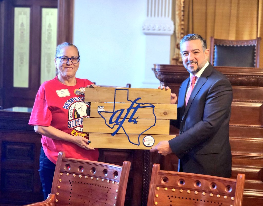 SOCORROAFT's tweet photo. Thank you, Senator @CesarJBlanco, for supporting and advocating for the @TexasAFT Respect Agenda, which asks for

😁$10,000 raise for teachers
✊🏽15% for support staff
🕰Defined workday
👩‍🏫Close class size loopholes

#RespectUsExpectUS #Txlege  #IamAFT #SocorroAFTvotes @SocorroISD https://t.co/zuz5ZVYOMr