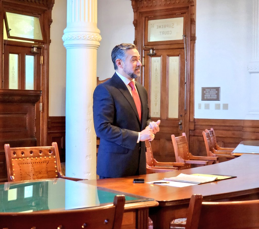 SOCORROAFT's tweet photo. Thank you, Senator @CesarJBlanco, for supporting and advocating for the @TexasAFT Respect Agenda, which asks for

😁$10,000 raise for teachers
✊🏽15% for support staff
🕰Defined workday
👩‍🏫Close class size loopholes

#RespectUsExpectUS #Txlege  #IamAFT #SocorroAFTvotes @SocorroISD https://t.co/zuz5ZVYOMr