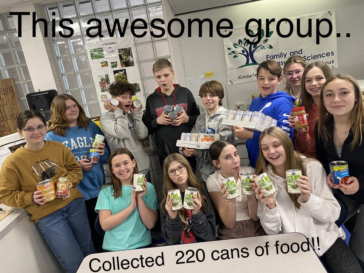 THIS IS WHAT LEADERSHIP LOOKS LIKE-these FCCLA members are responsible for collecting over 600 cans &amp; boxes of food for the AW Food pantry! <a href="/FCCLAOhio/">Ohio FCCLA</a> <a href="/NationalFCCLA/">National FCCLA®</a> @JimFritzAW <a href="/EwersEd/">Ed Ewers</a> <a href="/jerrygladieux/">Jerry Gladieux</a>