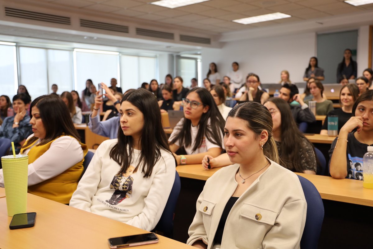 UPGdl's tweet photo. En el marco del #8M, nuestra Escuela de Hospitalidad y la Escuela de Pedagogía y Psicología, organizaron el panel "Mujeres Transformando el Mundo - Historias inspiradoras de cambio y empoderamiento".
En este hilo los detalles: 👇
#MujeresTransformandoElMundo https://t.co/E3ud64rwrF