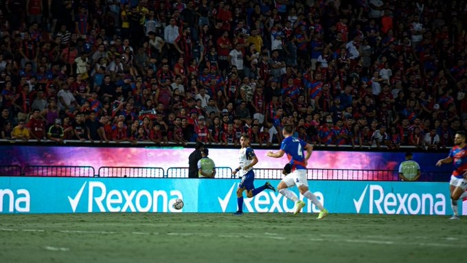 🇵🇾 EMPATE EN UN PARTIDAZO DE LOCOS

🤝 Cerro Porteño y Sportivo Luqueño igualaron 3-3 en la fecha 7 del #Apertura

⚽ Pérez, Charpentier, Carrascal, Bobadilla, Samudio y Aguilar

📷 <a href="/SpLuquenOficial/">Sportivo Luqueño</a>