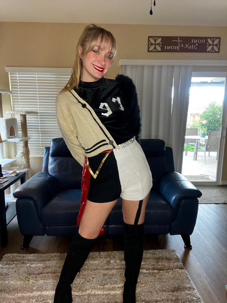 HollyMar13's tweet photo. ERAS TOUR OPENING NIGHT OUTFIT 🫶🏻

When all of the eras are so iconic that you can’t just pick one! So excited to finally shake it off with my girl again. I’ll be in Sec N Row 24 Seats 3-5, come say hi!💗✨ 

@taylorswift13 @taylornation13 #GlendaleTSTheErasTour #TSTheErasTour https://t.co/eFCd0BQP7o