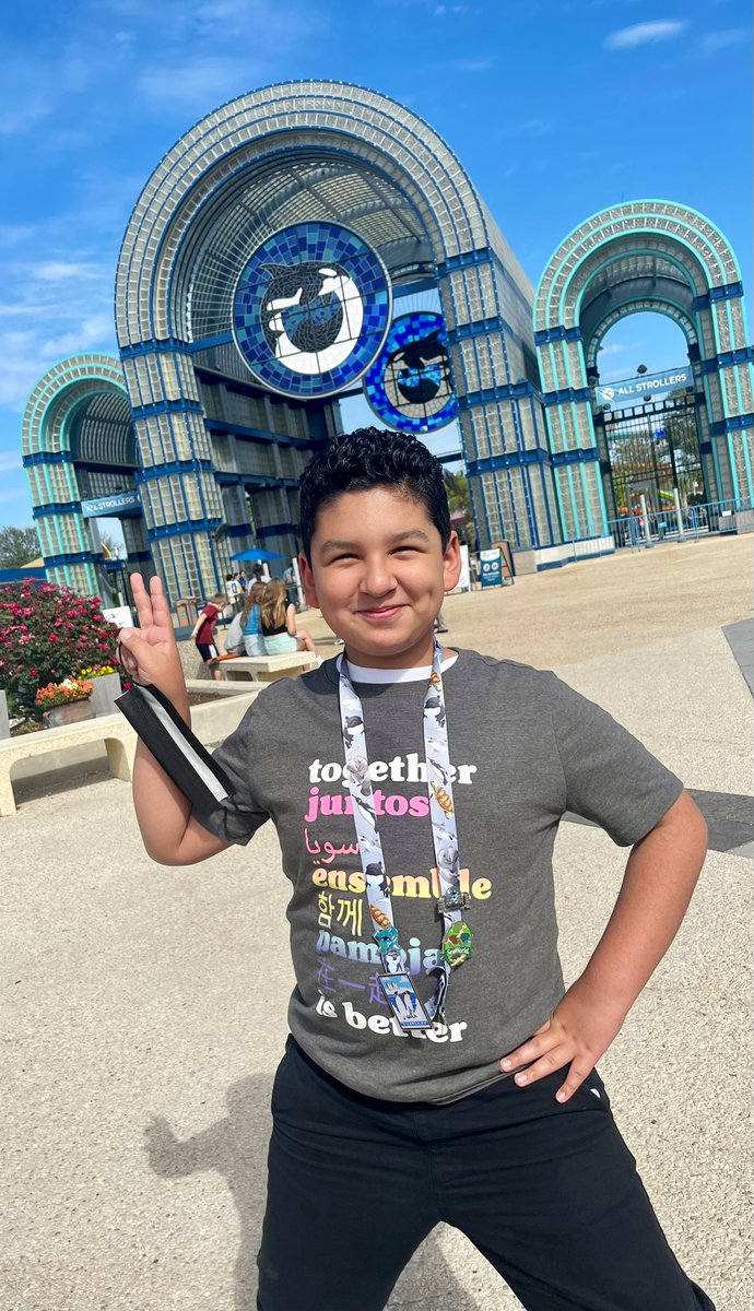 genevie79cr's tweet photo. Meeting my daily reading goal meant spending the afternoon @SeaWorldTexas followed by dinner @rudysbbq with my favorite guy! He survived the Splash 💦 Zone!! #SpringBreak2023 #back2thebooks https://t.co/g09tASxUHK