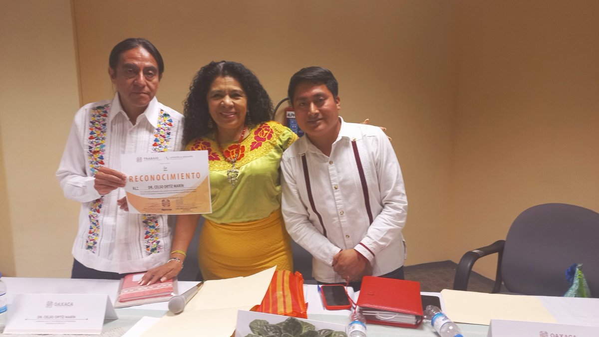 IAIMO_GobOax's tweet photo. El día de hoy se llevó a cabo la conferencia magistral, "Las condiciones laborales de las oaxaqueñas y oaxaqueños en contextos de migración en el estado de Sinaloa" a cargo del Dr. Celso Ortíz Marín y coordinado por la Secretaría del Trabajo y el #IAIMO https://t.co/0ITMokQSZp