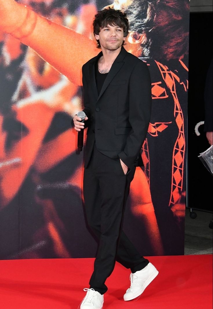 oneloucie's tweet photo. Red carpet °୭̥ https://t.co/MACtfQWj2V
