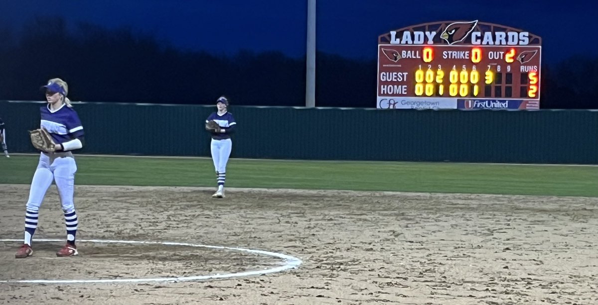 AthleticsBonham's tweet photo. @bonhamsoftball rallies to score 3 runs in the 7th for a district win over Pottsboro! Way to go ladies! @BonhamHS https://t.co/VMQlWI3ceE