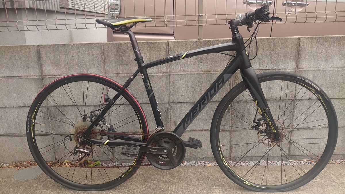chali_bike_suki's tweet photo. グランスピード80(2018年製)
ブラック
の #ハレの整備記録
上位グレードと同じフレームにフロントフォークはカーボン、前後はディスクブレーキを装備したフラットバーロード
ドロハンに換装したらそのまま
ロードとして乗れるコンセプトで
作成されたスポーツ車です
#グランスピード
#GRANSPEED https://t.co/PwSzkjk0xk