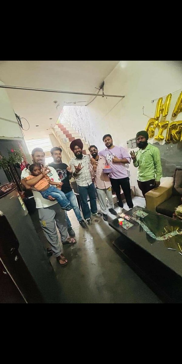 CryptoPi0neers's tweet photo. 🇮🇳 Some pioneers in India have started cutting the cake 🎂🎂 to celebrate Happy #PiDay 🥳🥳

#PiNetwork #P2E #crypto #Airdrop #Pioneers #Picoin #Web3
Like💖 RT♻️ and follow🐦 https://t.co/mlWtEIGMft