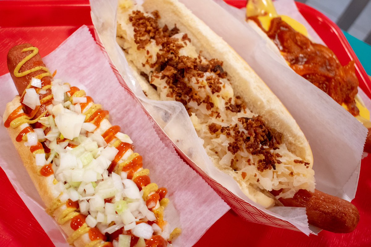DevourNj's tweet photo. I promise you never had a hot dog like a deep fried hot dog from @1950originals. They have a rotating selection of toppings on all of their trucks! They just added a third truck to the fleet. Make sure to book them for your next private event!
#DevourNJ #njfoodtruck #njeats #nj https://t.co/VejwY1JbsH