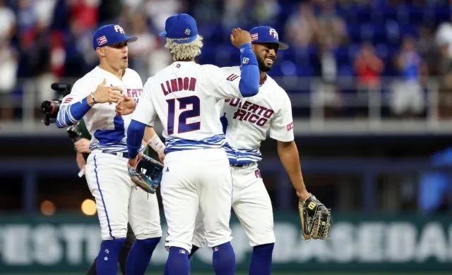 recreaydeportes's tweet photo. Felicidades al #TeamRubio 🇵🇷 al convertirse en el primer equipo en tirar un juego perfecto en el #WorldBaseClassic.

#OrgulloBoricua ⚾️ https://t.co/cKnKAUEWK3