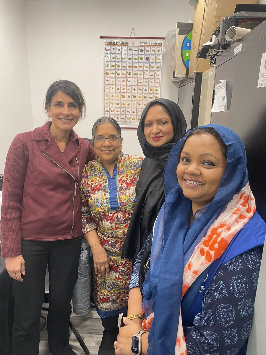 AasmaShaukatMD's tweet image. So wonderful to spend the day at the Desi Senior Center talking to Indian, Pakistani and Bengali community 🇮🇳🇵🇰🇧🇩on:
🔹Importance of #crcScreening
🔹Timely care for alarm symptoms 
🔹Prevention through diet and lifestyle 

🙏🏼@indiahomeusa for hosting me!
@nyugrossman #desinyc