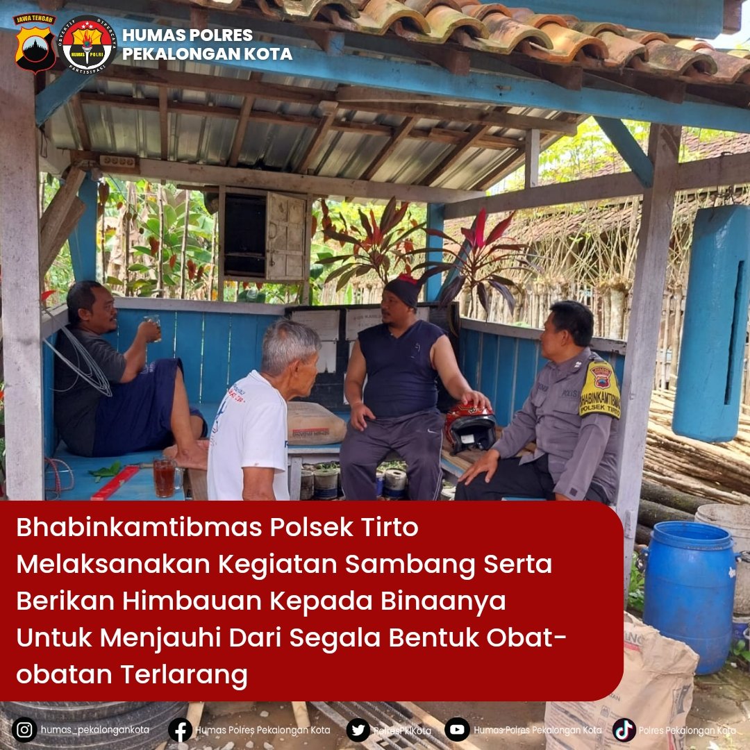 PolresPklKota's tweet photo. Bhabinkamtibmas Polsek Tirto Melaksanakan Kegiatan Sambang Serta Berikan Himbauan Kepada Binaanya Untuk Menjauhi Dari Segala Bentuk Obat-obatan Terlarang
#polripresisi
#polrisiapsiagabencana
#polri
#humaspolisi
#humaspolresPekalonganKota
#humaspolres
#polisikotapekalongan https://t.co/vHavgaCE1t