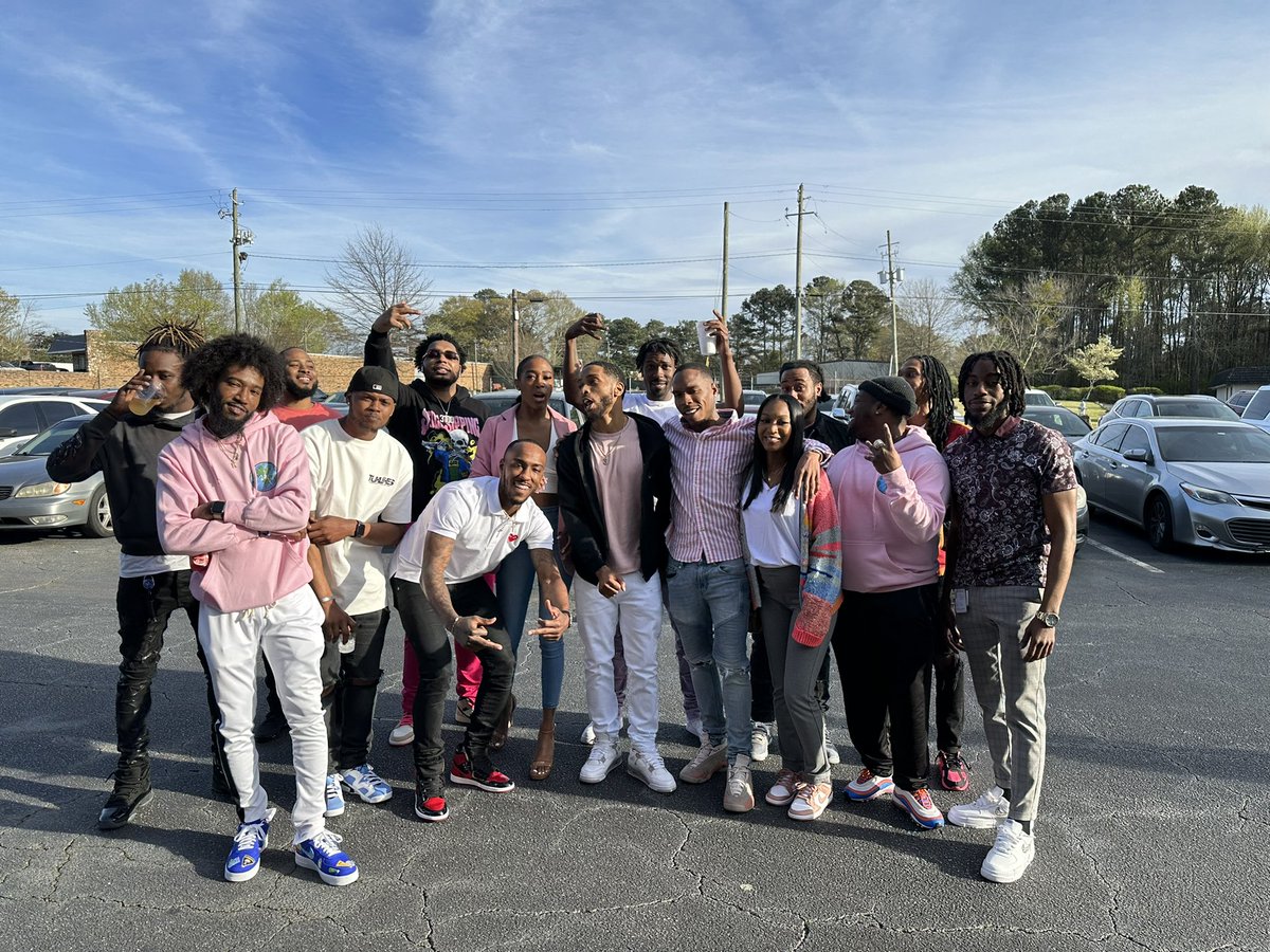 3100Scotty's tweet photo. Family 💜 https://t.co/fRbb8sU4Rv
