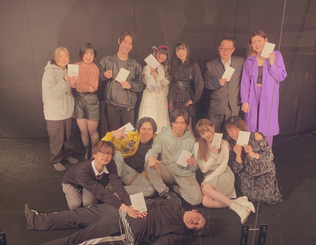 舞台『#アビリティーズ』終わりました…

たくさんの壁に当たって、挫けそうになるような2か月間でした。
でも、みんなと笑い合い、汗と涙を流したかけがえない2か月間でもありましたね‼️

本当にお疲れ様🙇‍♂️

今は別々の道を歩むけど、いつか交じり合う『#アビリティーズ2』で、またお会いしましょう✌️
