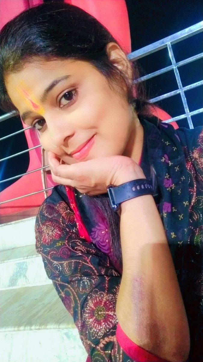 upcopvaishali's tweet photo. बुद्धिहीन तनु जानिके,
 सुमिरौं पवन कुमार,

बल बुद्धि बिद्या देहु मोहिं,
 हरहु कलेस बिकार.... ✨🦋👏
#जय_श्री_राम

#जय_बजरंगबली https://t.co/j3jaVtyIFX