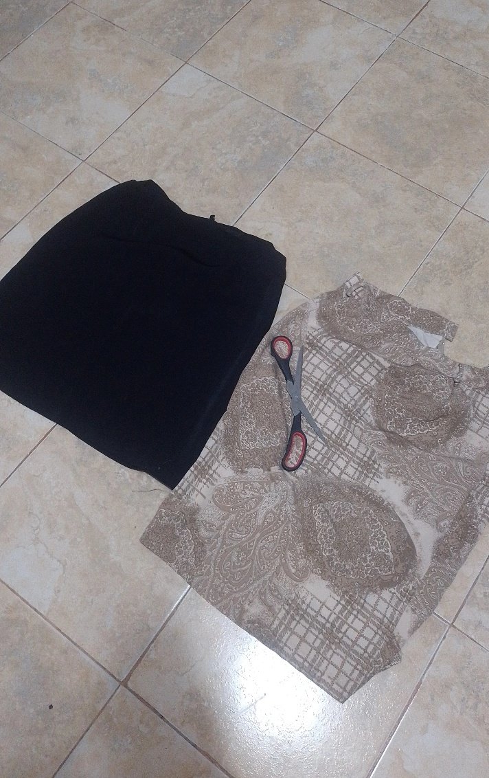 PPuljiz's tweet photo. Dos polleras de mi abuela ⏭️✂️🪡 https://t.co/9C8NkxTTqc