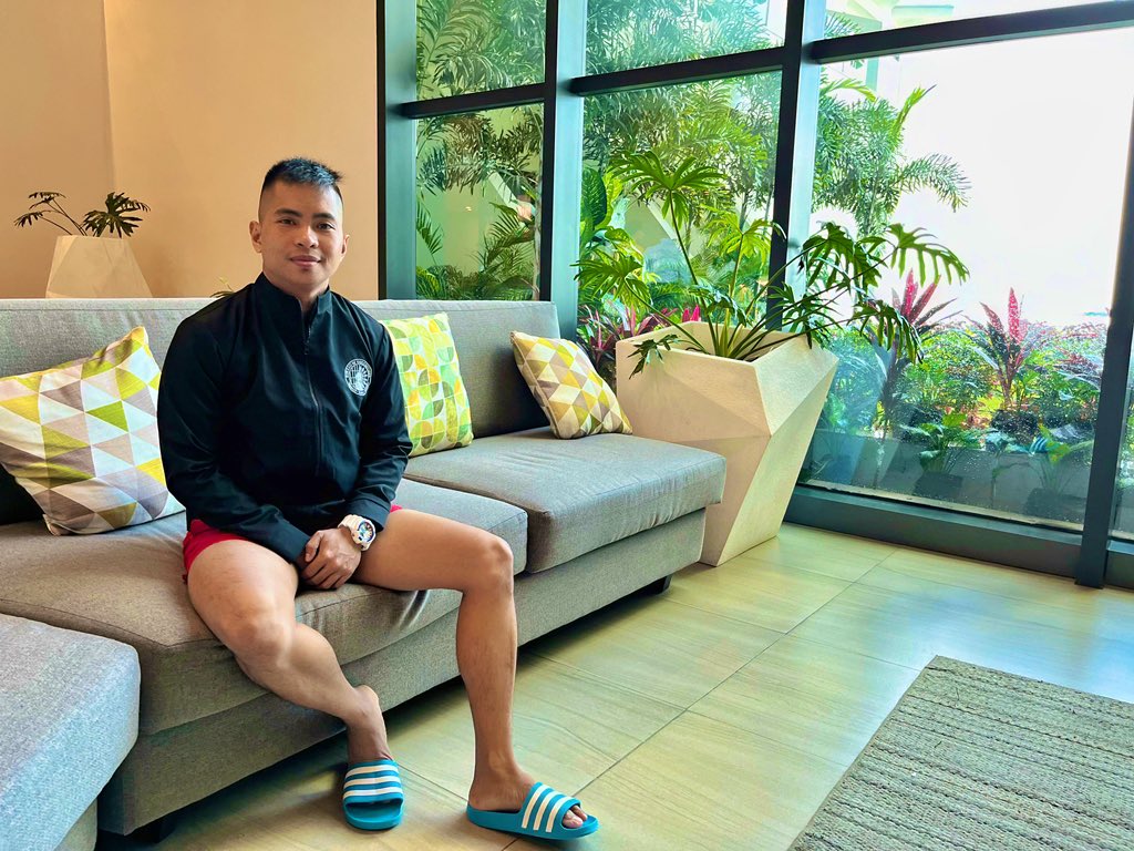 IamTheLucky_Guy's tweet photo. Thank you, Lime Beach Club Manila💚 #MIU #PublicServant #MIUatyourservice #TagaBantay #TagaWasto #UniformedPersonnel #meninuniform #iamTheLuckyGuy #Travel2023 #vacationmode #WheninPasay #LimeBeachClubManila #TravelBug #Staycation https://t.co/2R4JwWGqqk