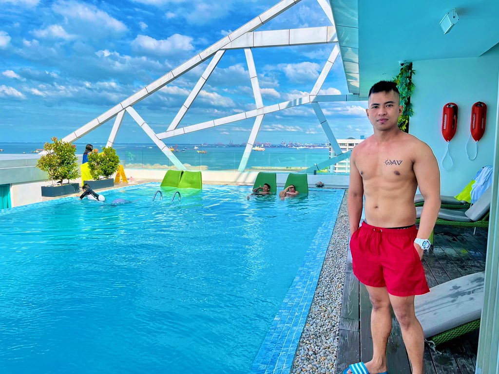 IamTheLucky_Guy's tweet photo. Thank you, Lime Beach Club Manila💚 #MIU #PublicServant #MIUatyourservice #TagaBantay #TagaWasto #UniformedPersonnel #meninuniform #iamTheLuckyGuy #Travel2023 #vacationmode #WheninPasay #LimeBeachClubManila #TravelBug #Staycation https://t.co/2R4JwWGqqk