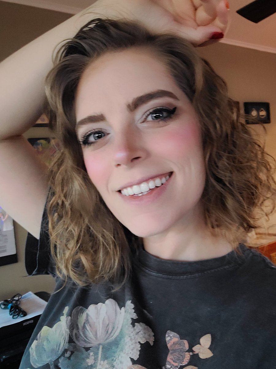 princessbilbo's tweet photo. Then vs now https://t.co/1jwlb6U19v