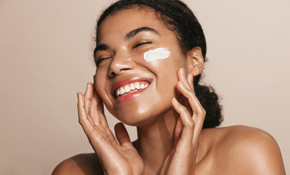 kyutskin's tweet photo. Tips for beginners yang baru nak try pakai sunscreen🌞
Let’s SPF up guys!

A thread 🧵 https://t.co/gNJKJYu822