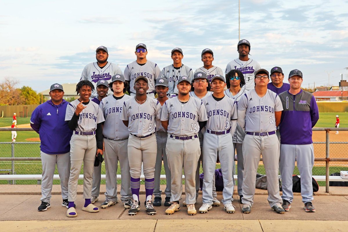 LBJSports's tweet photo. LBJ Jaguar Varsity Baseball.  #JagNation @joe_rauls @CoachN_Sanchez @JosephWelch87 @AISDAthletics https://t.co/spc5ycUiF9