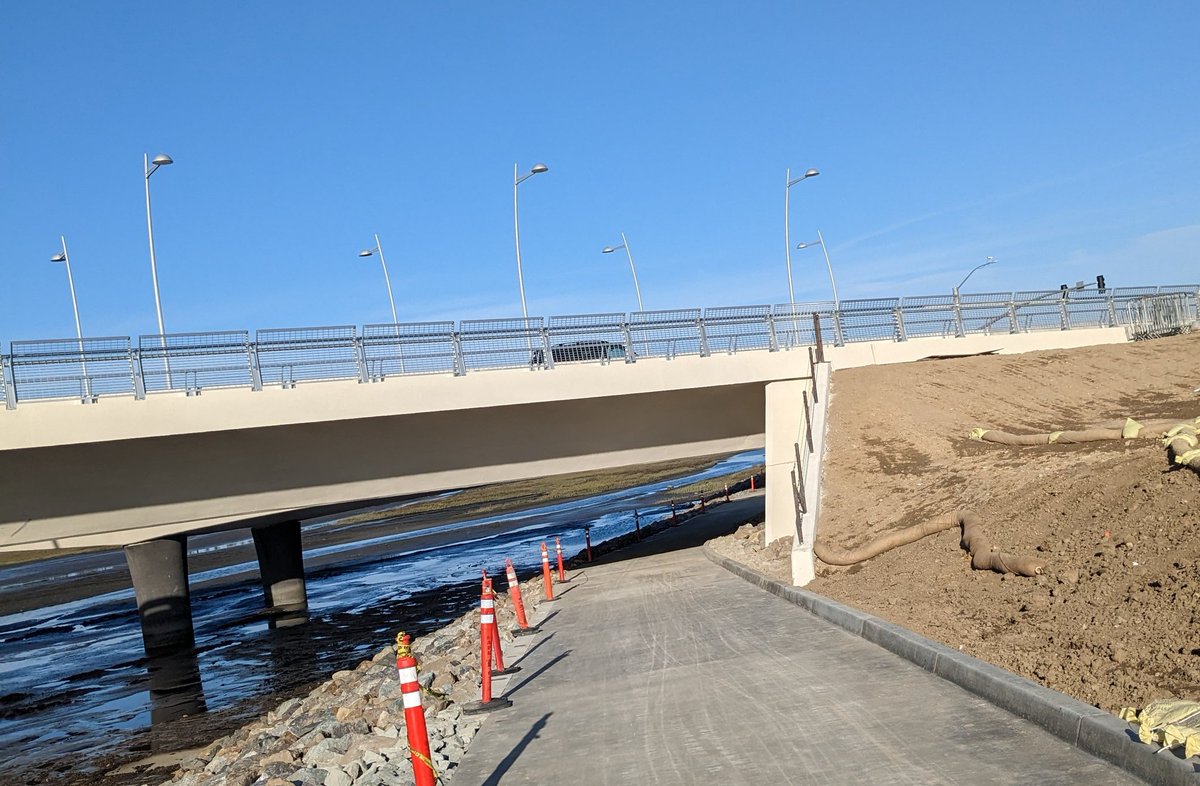 Open. Good news. South side of #oceanbeach #bikepath the detour is over. Path not finished yet and other repairs seem needed on either end of the stretch under the bridge @CityofSanDiego. #SanDiego #infrastructure glad to see progress