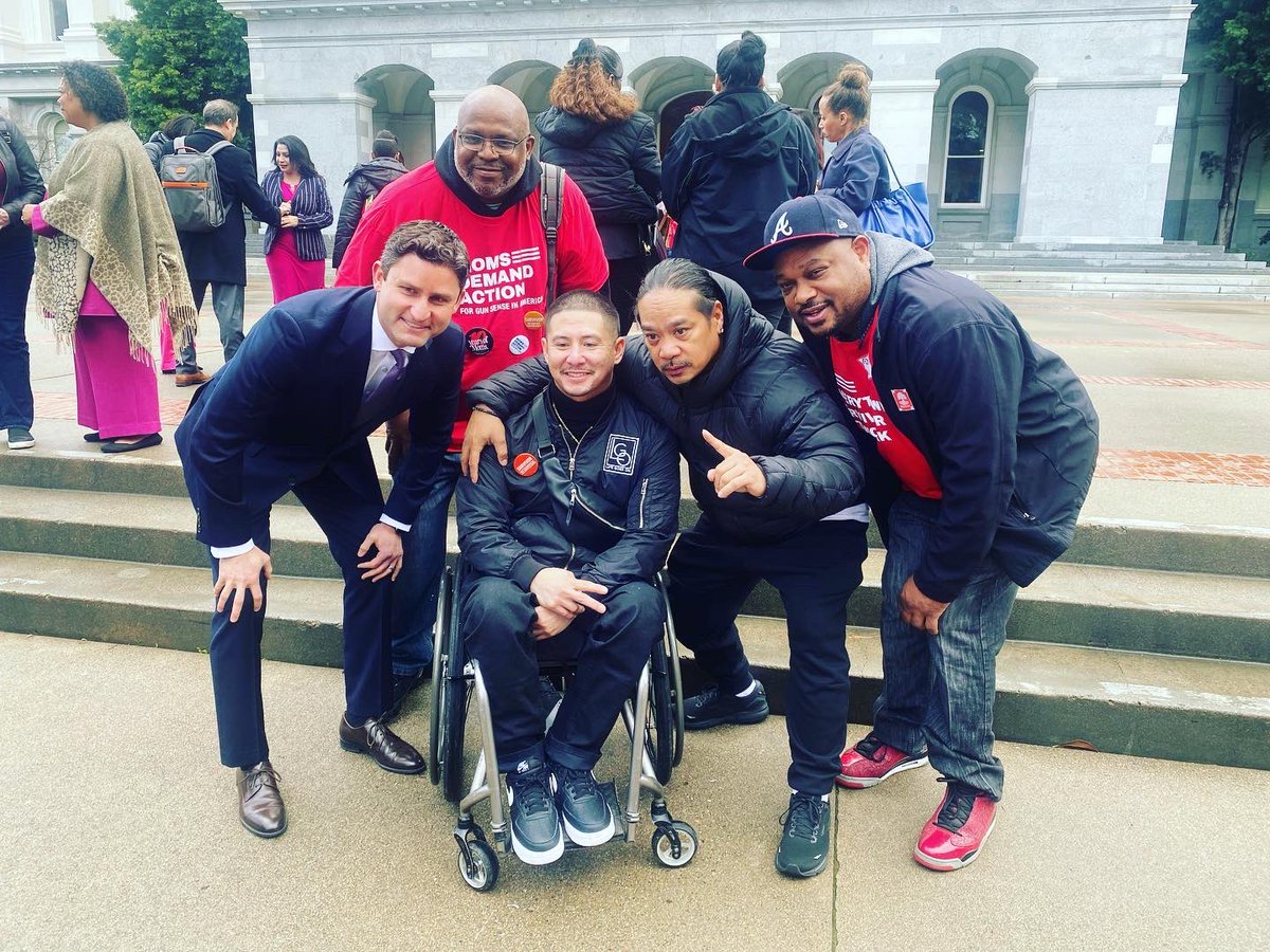 dove_bayarea's tweet photo. Our Executive Director shared how he was once on both ends of the gun and why he decided to turn his curse into a blessing as a gun survivor &amp; community partner to @MomsDemand

#AB28 #SB2
#MomsDemand
#CalVip #AdvocacyDay https://t.co/43A1ryfNC2