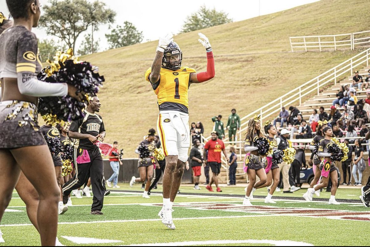 tavari5_'s tweet photo. After a great conversation with @coacht044 I’m blessed to receive my second offer from Grambling State University 💛 @YbfCorey @KairosHolmes @CoachJPugh @McAdoryRecruit https://t.co/yLu1zQOf47