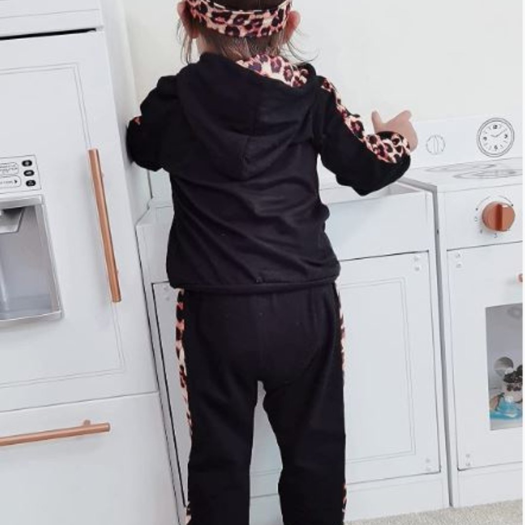ExpressHome2's tweet photo. Newborn Baby Girl Clothes Outfits Infant Hoodie Sweatshirt Pants Headband Toddler Girl Clothing Set
BUY NOW = https://t.co/WFBuQKTRMy
#Amazon #cloth #babyclothes https://t.co/8KxXcMx5y2