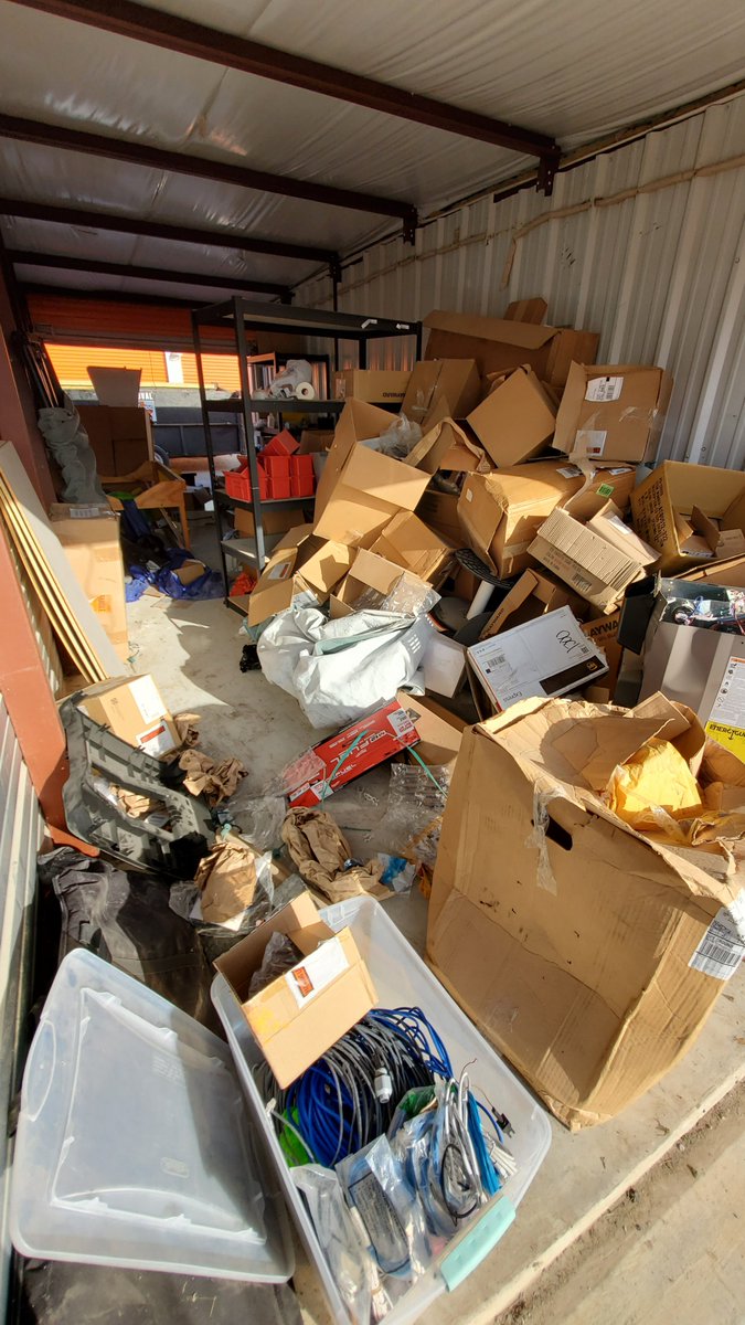 Parker_Co_Junk's tweet image. Today's junk pickup route consisted of mattress removal in Weatherford, TX, and a 10 x 30 storage unit cleanout in Aledo, TX. Boxes, shelving units, pallets, and more quickly found their way into an extra large load. #mattressremoval #storage #storagecleanout #complete #cleanout