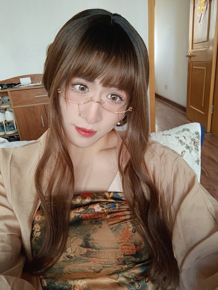 cdm_moer's tweet photo. 好多烦心事啊~
努力加油吧~（突然正能量）

#男娘 #伪娘 #cd #cdm #女装大佬 #女装子 https://t.co/BhXZCivj82