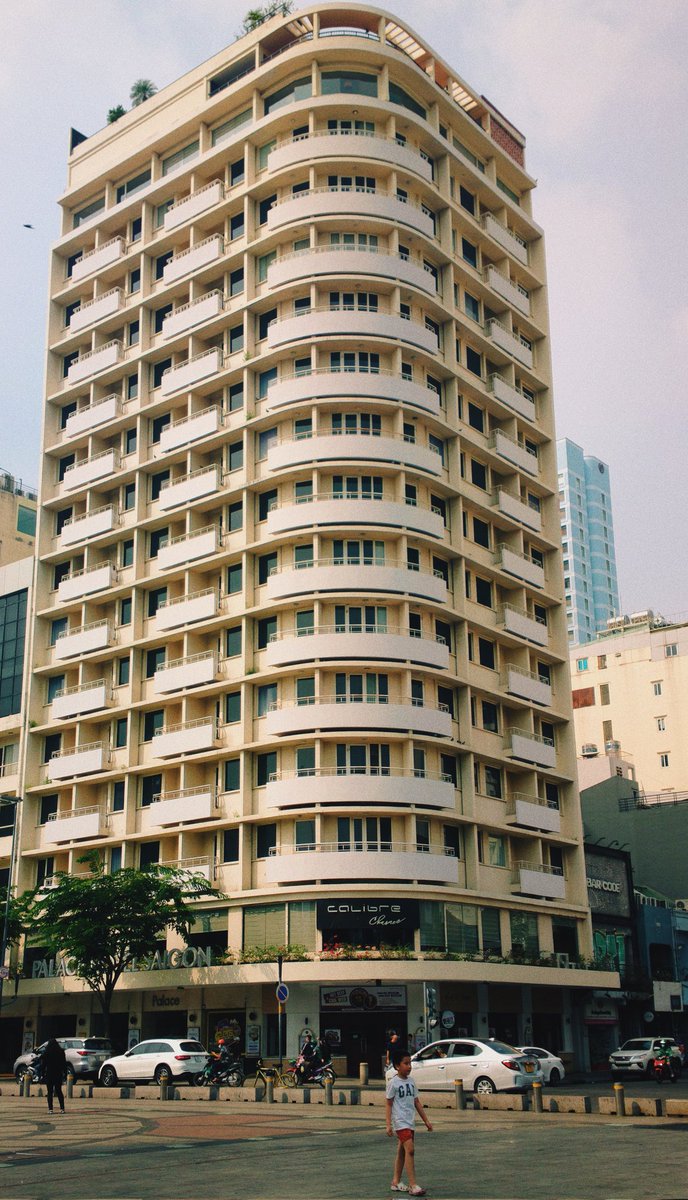 Kyn1334's tweet photo. Khách sạn Palace, phường Bến Nghé, quận 1, TP.HCM

Day 11.3.2023

📸: me

#streetphotography #saigon #quan1 #hotel #nokia808 https://t.co/ZHF4misqNO