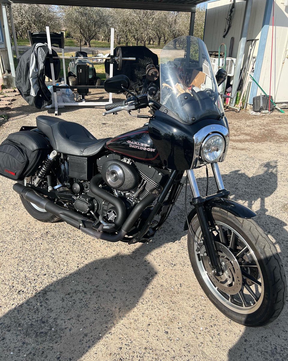 carli_beau's tweet photo. Here she is “the fresh prince of denair” came out unreal! @workingclass_garage can’t thank you enough u went above and beyond🙌🏼 all the late nights busted knuckles countless hours was well worth it! 2023 is gonna be a good one💪🏼#tsport#harleywheelies#thefreshprinceofdenair👑 https://t.co/P0RCWmrQxF