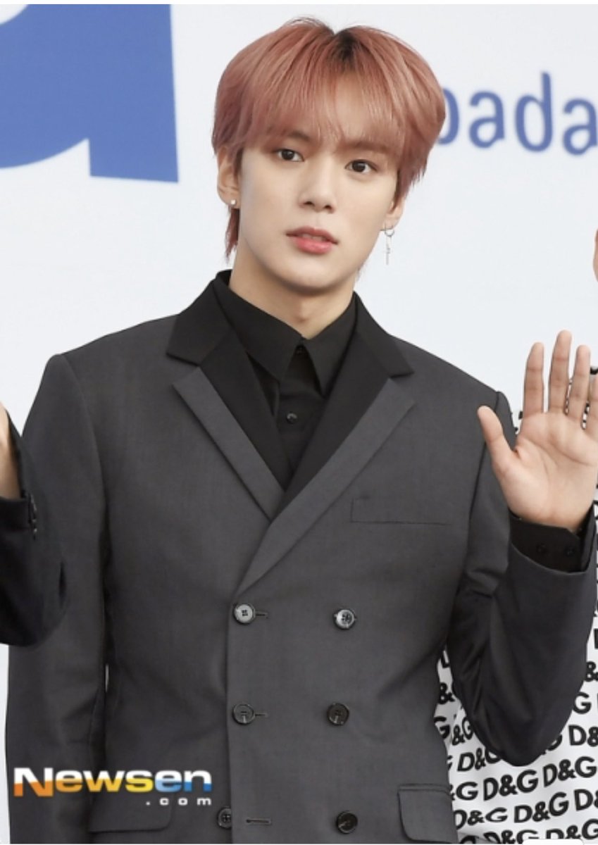 [#wwmx_update] According to this article it seems Minhyuk will be serving active duty when he enters his military service on April 4. We will stand by for more information. naver.me/GSUE5Ayf