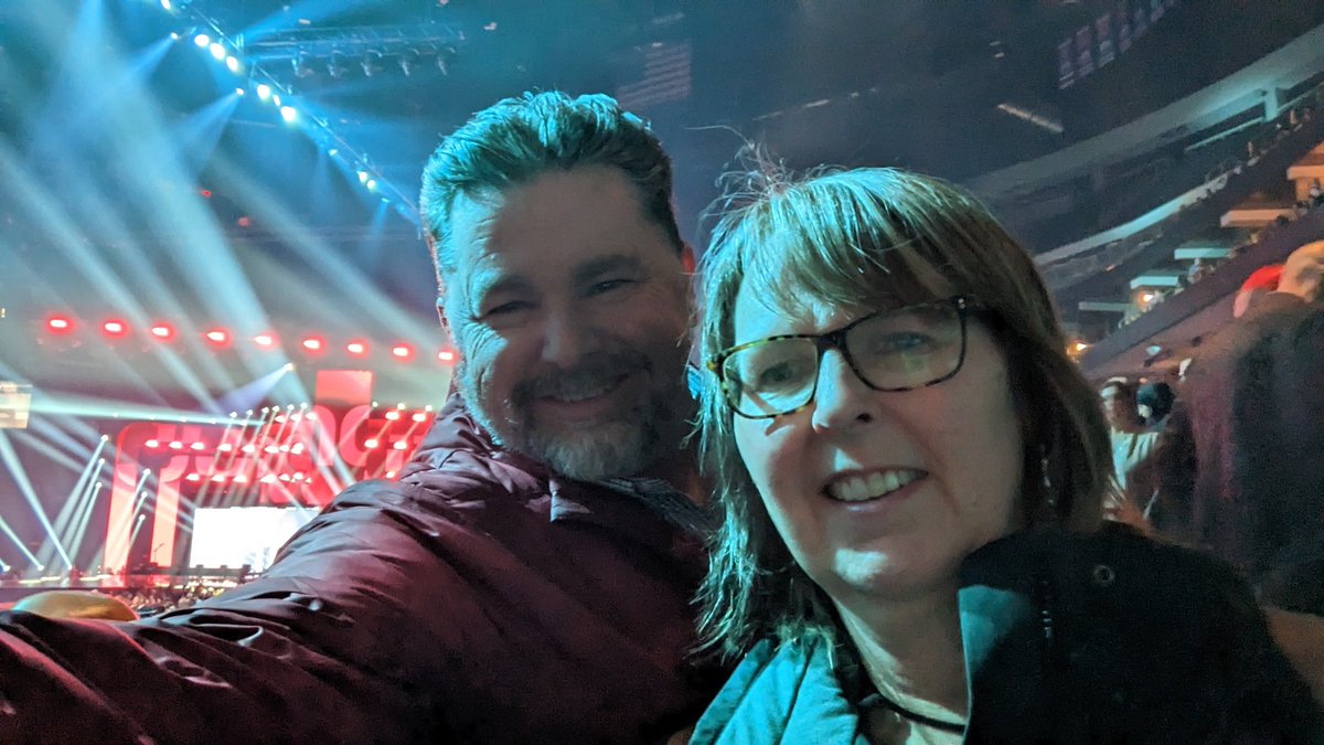 AT_OTgeek's tweet image. Got to experience a wonderful event this evening. Went to the #JUNOS and had a phenomenal time. Thanks @bullfrogpower for the tix. Going green has many benefits.