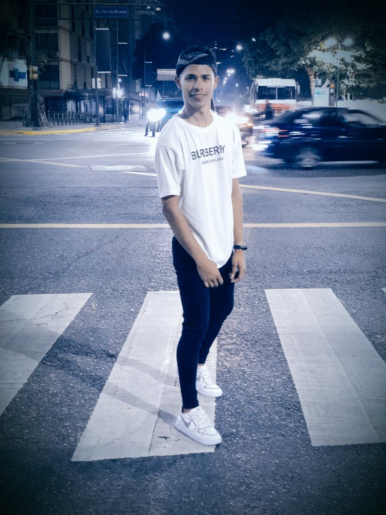 animadorgb's tweet photo. #Lunes inicio de nuevas oportunidades 💯❤️🤗
#caracas #ccs #vzla #mcy #venezuela #valencia #maracay #laguaira #turmero #sandiego #baruta #plazavenezuela #carabobo #aragua #guarico #vargas #priden #gay #mundo #twitter #sexy https://t.co/PdCmbjLYri