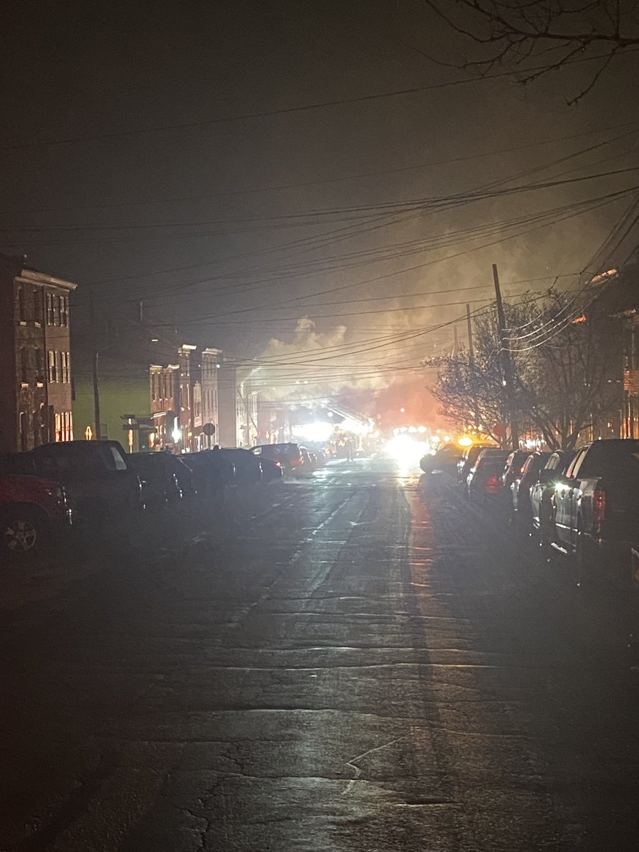 upper_fire's tweet photo. Upper Merion Fire Police assisted our friends in Bridgeport at a Building Fire this evening @UMTownship @Swedesburgfc49 @Recupido17 https://t.co/9YknpI0iOY