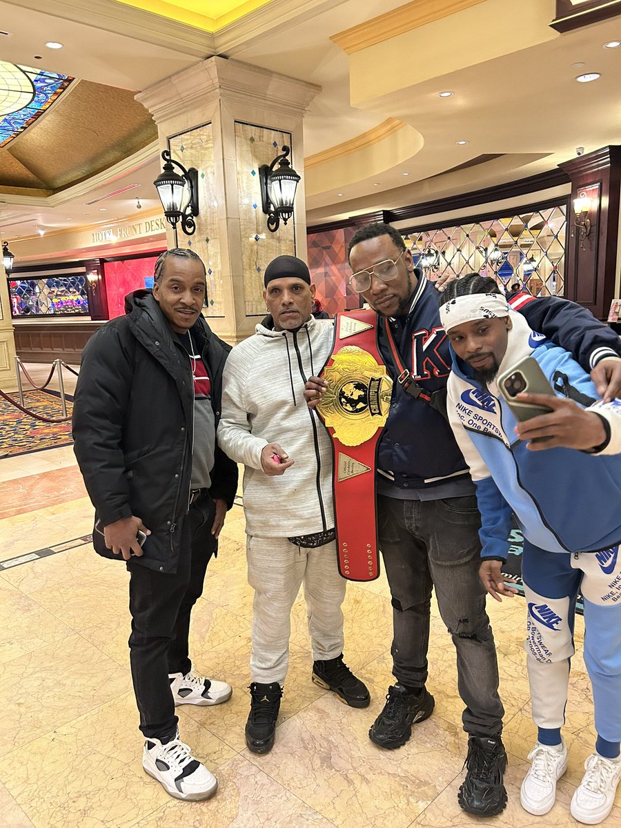 eugenebrown86's tweet photo. The gangs all here https://t.co/FcbymJhzyn