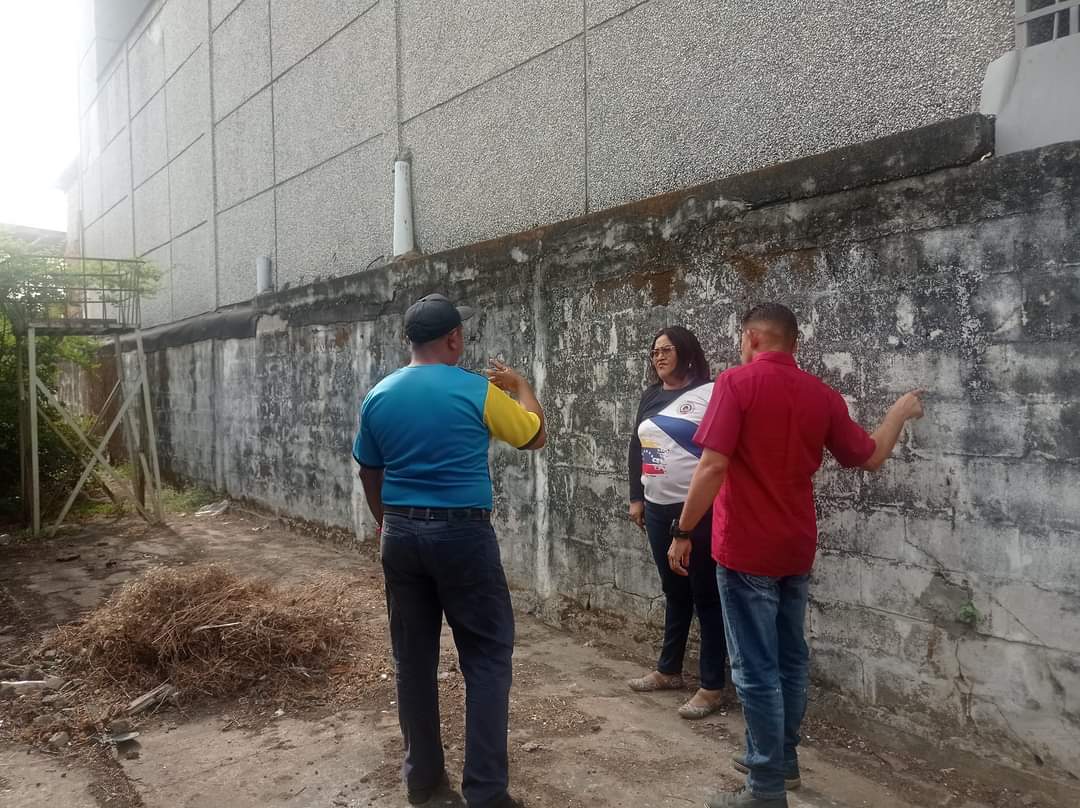 ZE_Apure1's tweet photo. #EnFotos | Bricomiles BRICOP. Hoy #13Mzo continúan los avances del desarrollo al Jardín de Infancia Arauca, en Aras de constatar la rehabilitación y embellecimiento de  la planta física, para el buen funcionamiento de todo el personal y estudiantes. @info_mppe @eduardopiate2 https://t.co/HT7tYjYuip