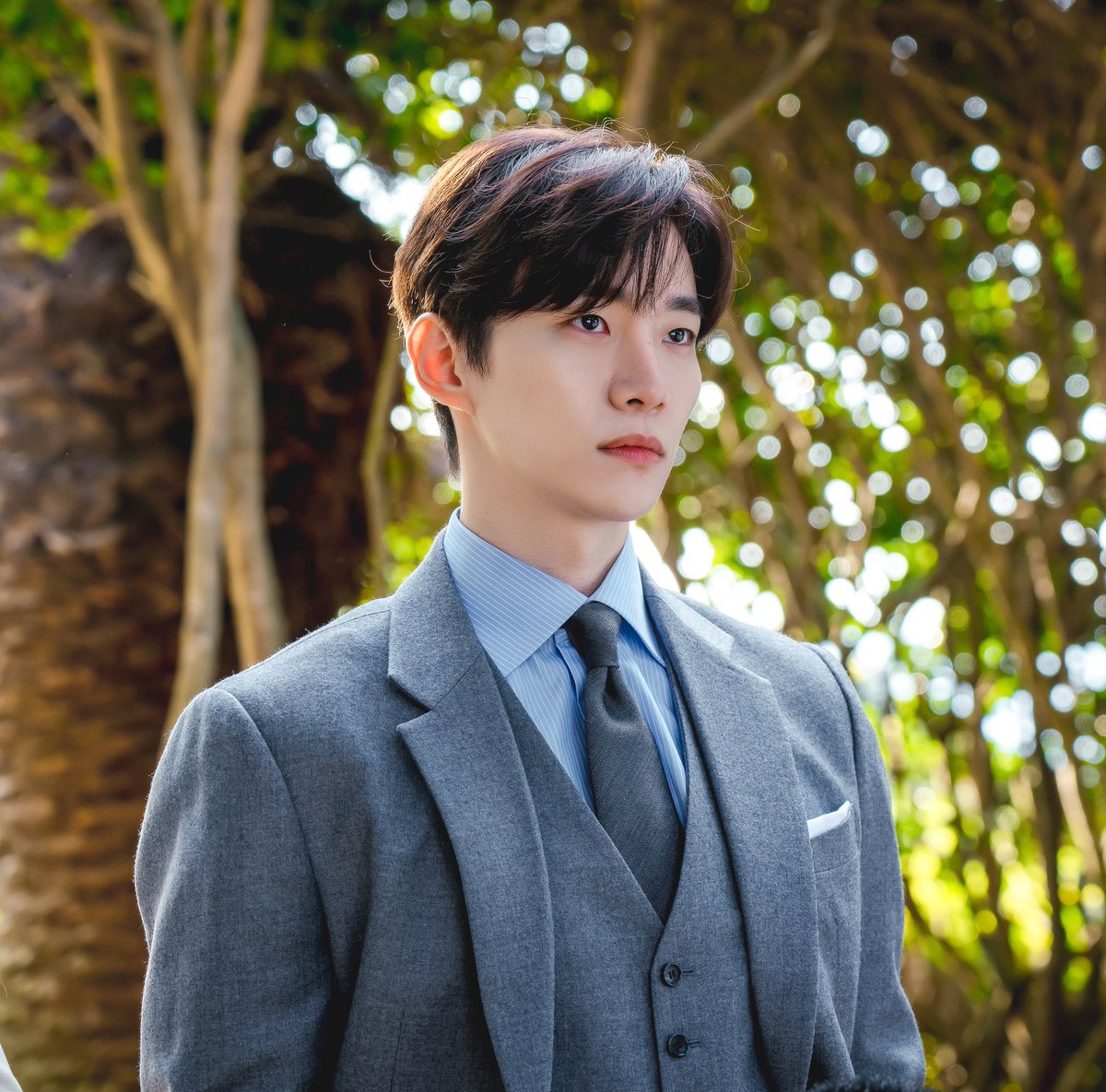 npio_official's tweet photo. 겉바속촉 매력남
‘킹더랜드’ 신입 본부장 구원의 비주얼✨
⠀
앤피오가 제작하는 드라마 ‘킹더랜드’
2023년 Coming Soon💕
⠀
방영: JTBC
사진: 앤피오엔터테인먼트, SLL
⠀
#킹더랜드 #이준호 #임윤아
#LeeJunHo #LimYooNa
#jtbcdrama #npio https://t.co/uuM8brMnMH