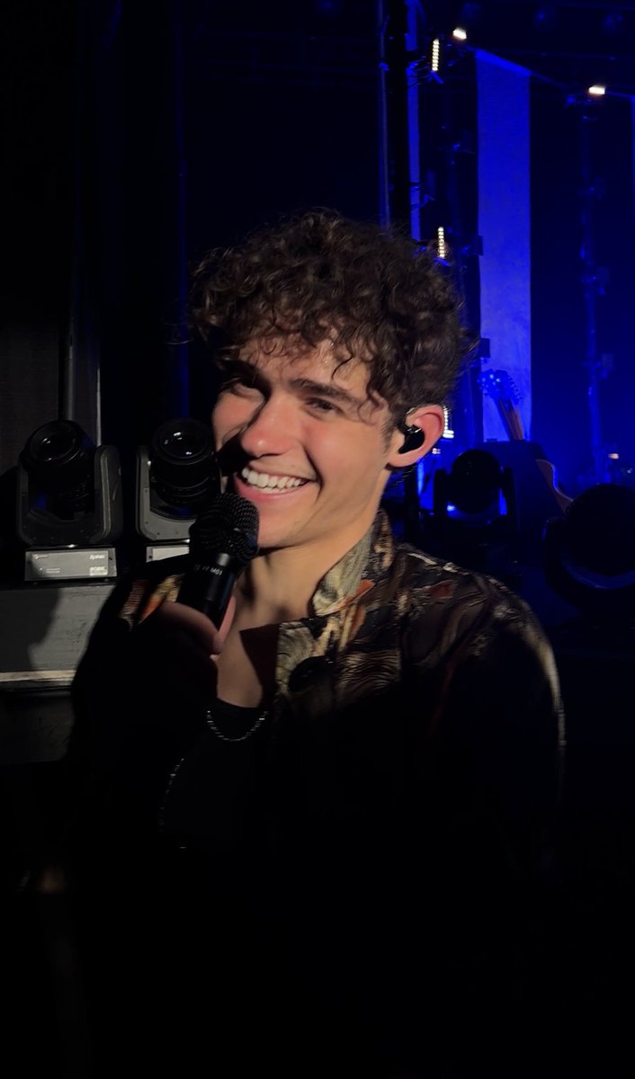 _katiesueclark's tweet photo. @joshuatbassett concert in Portland last night 🤍 https://t.co/SU5vQbP39M