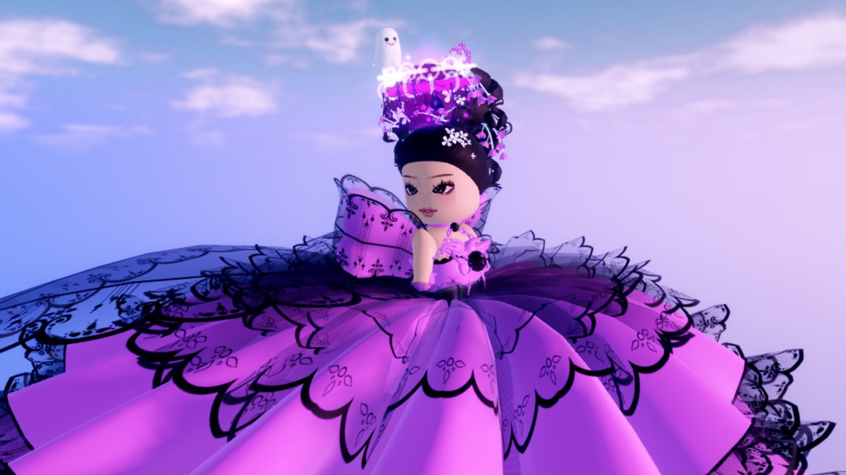 halloween halo 2019 giveaway 👻 !

all you have to do is follow <a href="/playvful/">ami</a> + retweet !