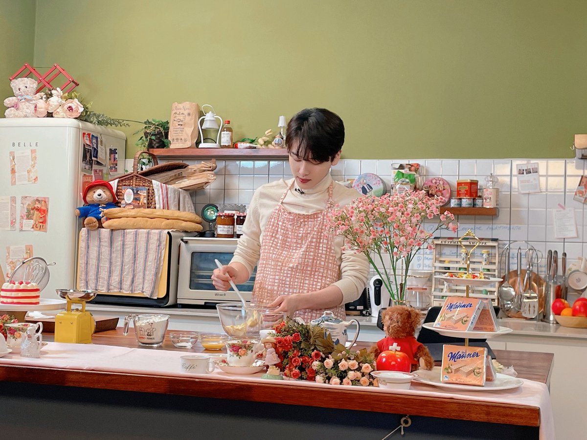 Team_Junghyun's tweet photo. [정현의현장학습] 
Ep. 4 #BehindtheScenes 
#HappyWhiteday 😘 https://t.co/g0fv9Mx9FC