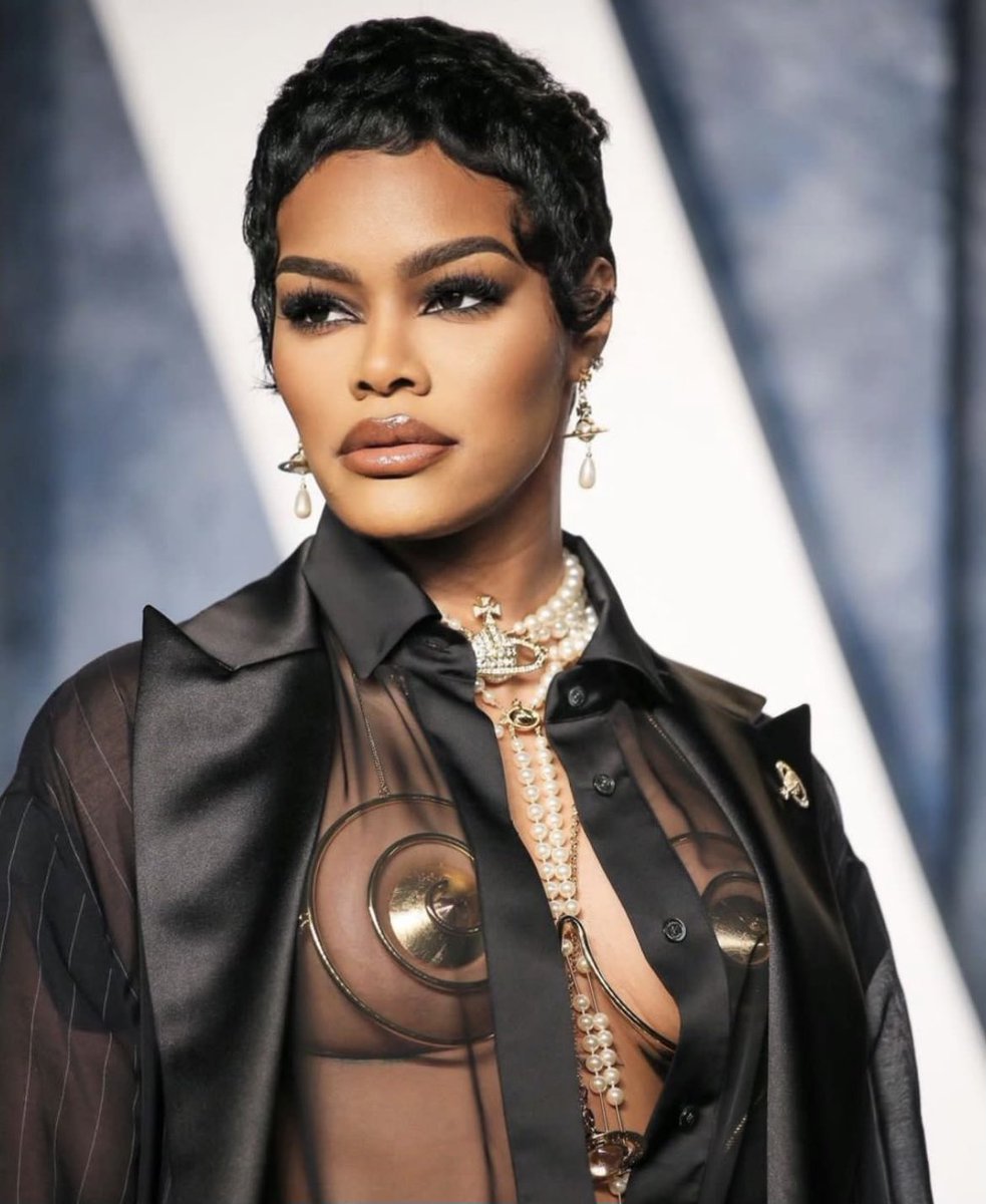 teyanataylorfp's tweet photo. “ NOW THATS HOW YOU CLEAR A BITCH “ 😍😍😫😫❤️‍🔥❤️‍🔥 @TEYANATAYLOR https://t.co/Mi4rbvP8iG