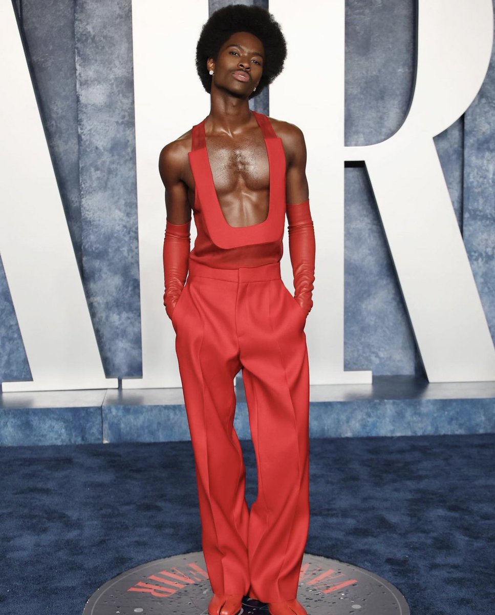 fashionfaguette's tweet photo. let’s hear it for the men @ the vanity fair oscar’s afterparty https://t.co/cG9c4lyfkt