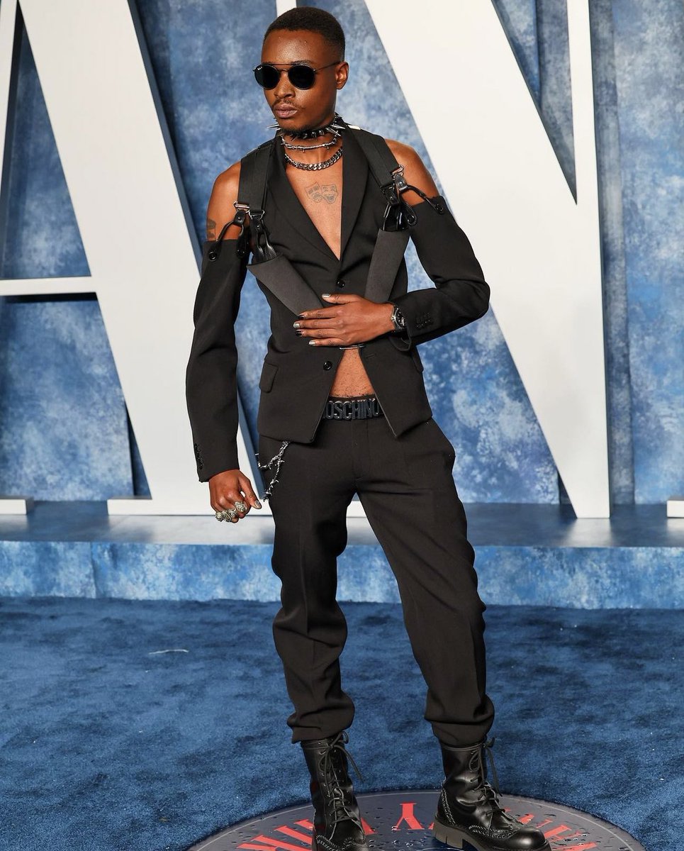 fashionfaguette's tweet photo. let’s hear it for the men @ the vanity fair oscar’s afterparty https://t.co/cG9c4lyfkt