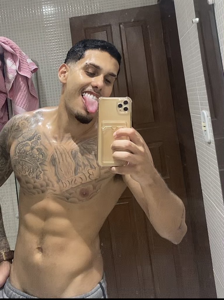 favelado chique🔞 tweet media