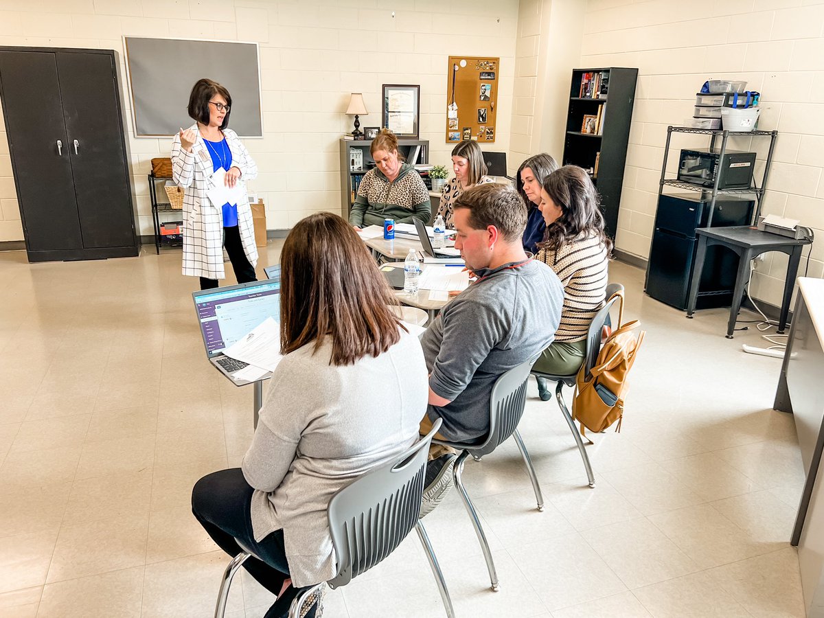 It’s always a treat when Leah Marcum is in our district! We appreciate her work with our instructional coaches on the Analyzing Student Learning tool for this coaching cycle. #NewTeacherCenter #EveryTeacherDeservesACoach #SESC