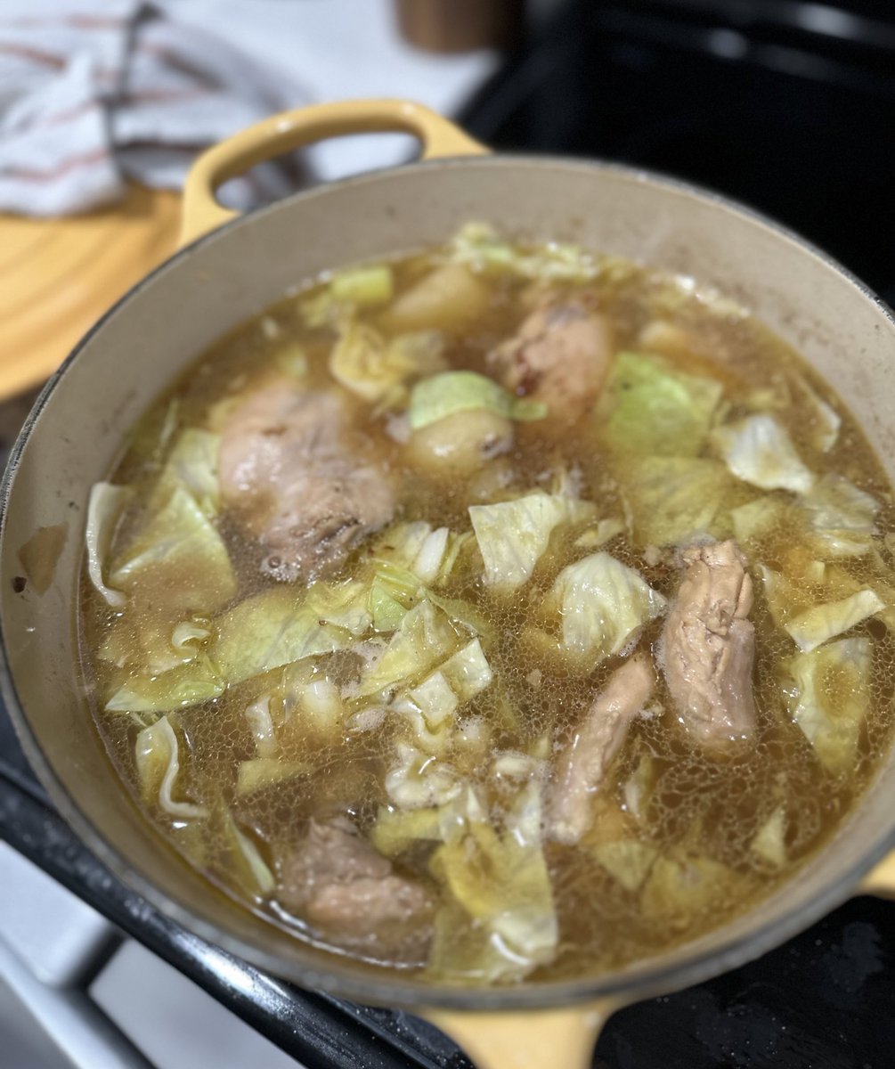 BelProtomartir's tweet photo. Made #tinola and I don’t think a smell has ever made me miss my mom more. I used to hate when she made a giant pot and we’d have to eat it all week and now I’m so stoked I get to have it again tomorrow. https://t.co/lQyF857pTE